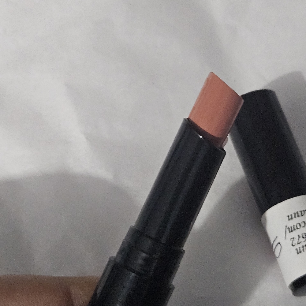 BRAND NEW Farmasi Stylo Lipstick Tinted Chapstick Beige Rose .06 oz Moisturizing